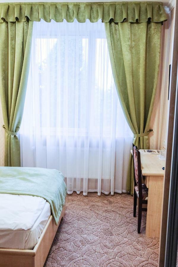 Оздоровчий Комплекс Гайки Заїзд Провулок Сухий Яр 12 Otel Zhytomyr Dış mekan fotoğraf