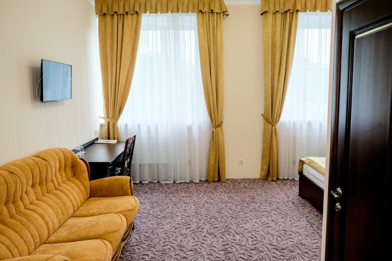 Оздоровчий Комплекс Гайки Заїзд Провулок Сухий Яр 12 Otel Zhytomyr Dış mekan fotoğraf